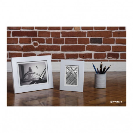 Frame - Styler Lahti 40x50 cm Picture Frame White