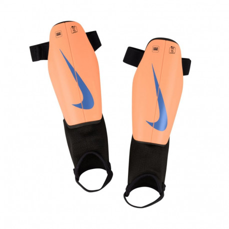 Ochraniacze piłkarskie dla dzieci Nike Charge pomarańczowe DX4610 852 S