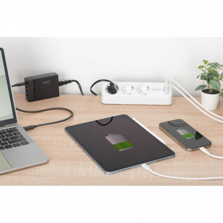 Digitus kontori pistikupesa 3-osaline 2x USB-A ja 1x USB-C ühendustega, valge
