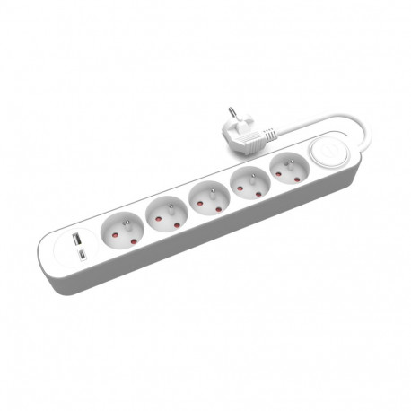 5-pesaline pikendusjuhe lüliti ning USB-A- ja USB-C-pesadega