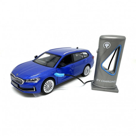MSZ auto 1/35 Skoda Superb Combi valguse ja heliga