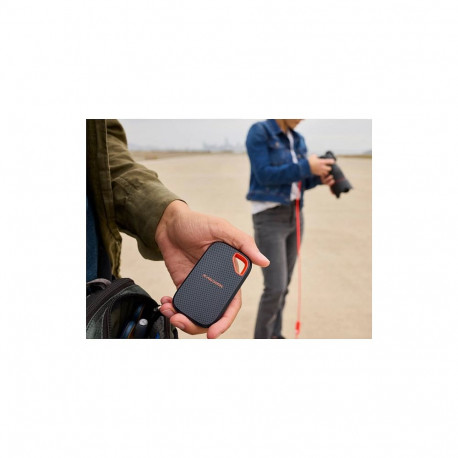 "4TB SANDISK Read speed 2000 MB/s SDSSDE70-4T00-G25"