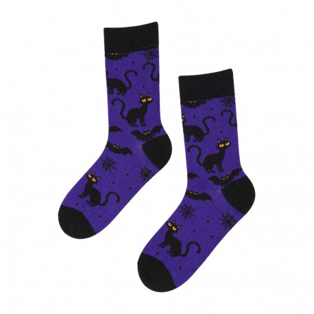 SOKISAHTEL BOOKY mustade kassidega lillad Halloweeni sokid