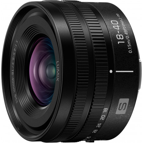 Panasonic Lumix S 18-40mm f/4.5-6.3 lens
