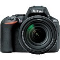 Nikon D5500 + 18-140mm VR, black