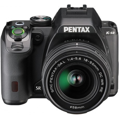 Pentax K-S2 + 18-50mm WR Kit, must