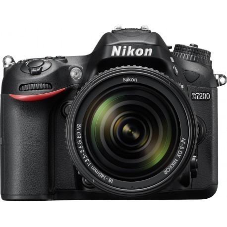 Nikon D7200 + 18-140mm VR Kit
